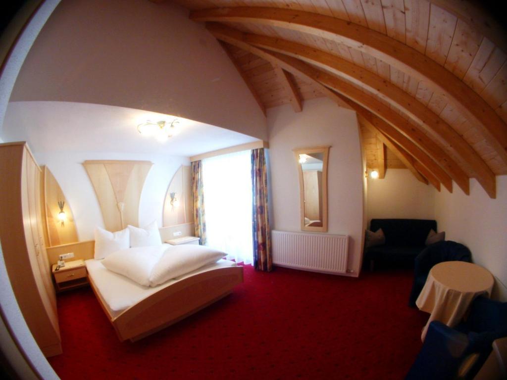 Hotel Garni Pradella Ischgl Zimmer foto